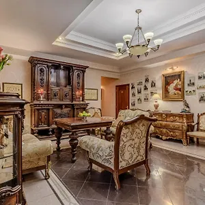 Hotel Gallery Gintama Apgrade, Kyiv